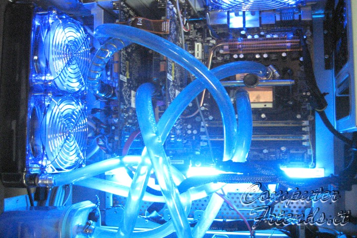 2006 - Athlon X2 5600+ con 2 7950GTX SLI Liquid Cooling Aquastyle Effects.jpg